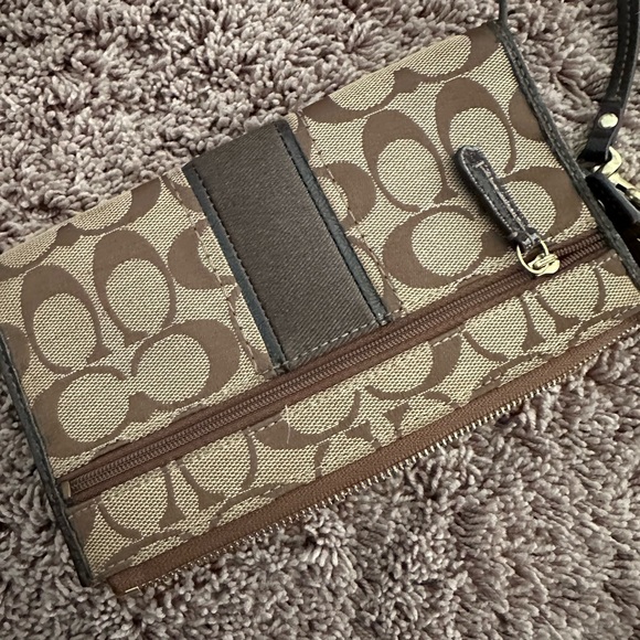 Coach Wallet - Picture 4 of 4